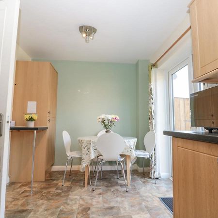 Sutton Court Villa Thirsk Bagian luar foto